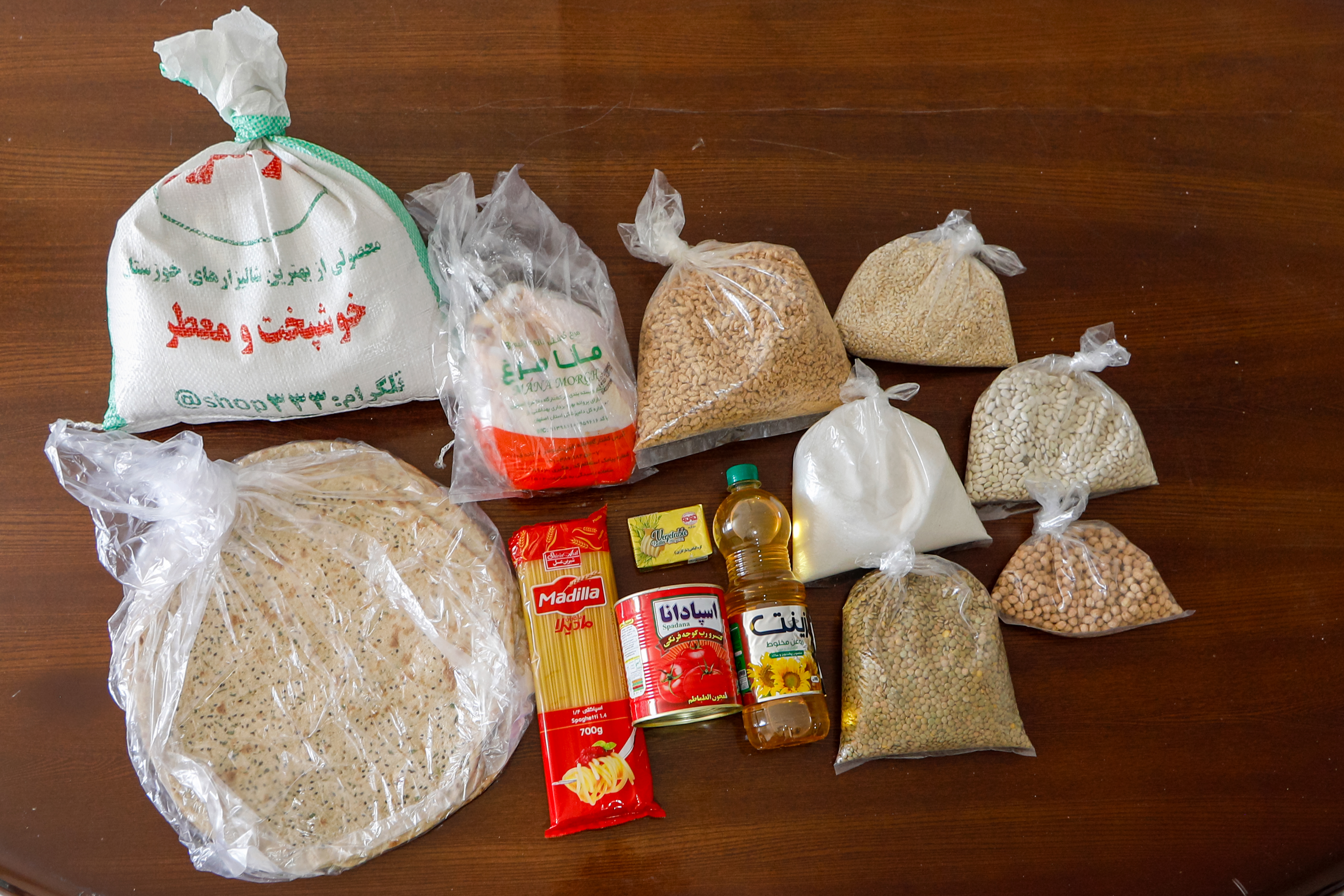 توزیع 160 بسته مواد غذایی ویژه نوروز 1403